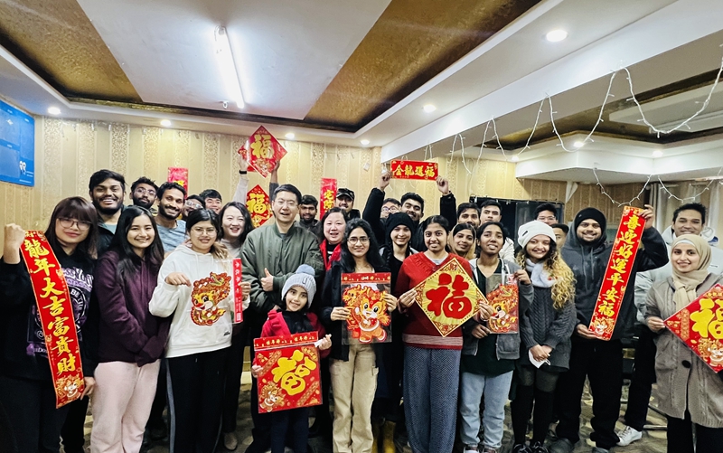 昆明醫(yī)科大學(xué)開(kāi)展2024年留學(xué)生新春慰問(wèn)活動(dòng)